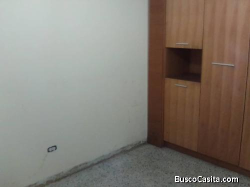 Se vende comodo apartamento en el centro de Caracas