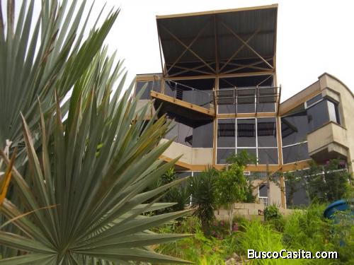 Eglée Suárez vende hermosa casa ubicada en Urbanización La Entrada I, Naguanagua.