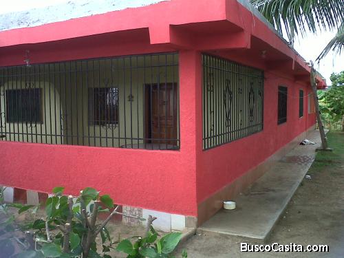 VEDO CASA CON TERRENO 2.034 MTS. HIGUEROTE