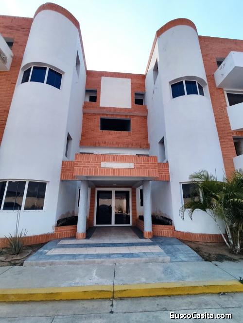 Eglée Suárez vende aparto-quinta Cumbres de San Diego