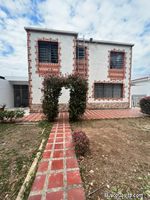 Eglée Suárez vende casa Quinta en El Trigal Para Remodelar