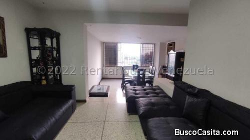 DG VENDE AMPLIO APARTAMENTO AVENIDA UNIVERSIDAD MARACAIBO