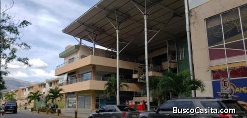 Eglée Suárez vende Local C.C. Brisas del Valle, San Diego, El Remanso