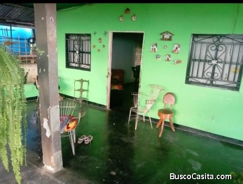 EN VENTA CASA GRANDE CON AMPLIO TERRENO 2MIL METROS