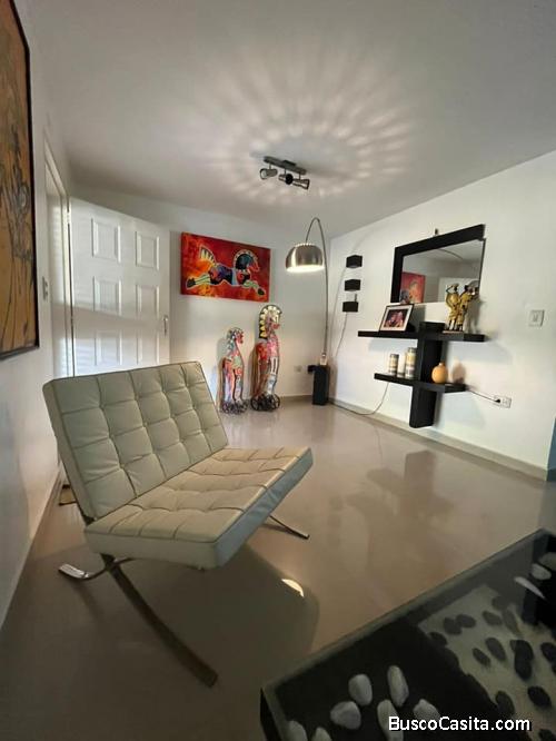 Eglée Suárez vende Town House en el Conj. Res. Isla de Aves