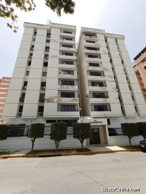 Eglée Suárez vende Apartamento semi-amoblado en Prebo, Conjunto Residencial Alejandría