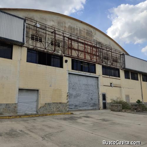 Eglée Suárez vende o alquila Galpón en Zona industrial Norte 