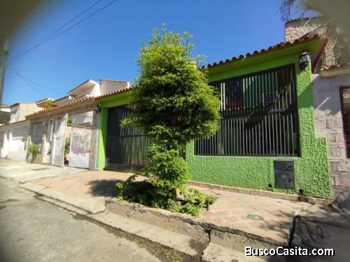 Eglée Suárez Vende CasaQuinta, Urb Parque Residencial La Esmeralda, San Diego 