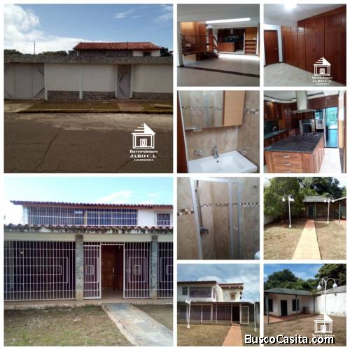 VENDO CASA URBANIZACIÓN MENDOZA 