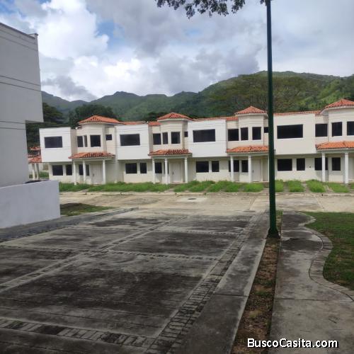 ¡Oportunidad única! Townhouse de lujo en el exclusivo Res Vista al Golf en San Diego