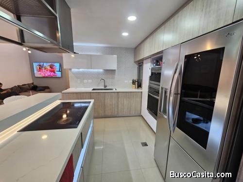 Townhouse de tus Sueños en San Diego, con Tecnología Inteligente y Espacios de Ensueño FOTH-537