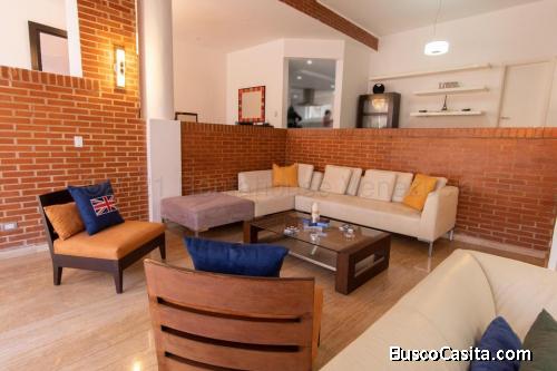 Hermosa  casa en venta en Colinas de Tamanaco
