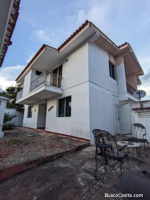 acogedora quinta de dos niveles en la mejor zona de Barquisimeto, Urbanización BARICI