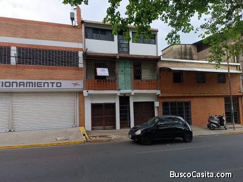 Eglée Suárez Vende Casa Comercial a remodelar en la Avenida Fernando Figueredo, Valencia