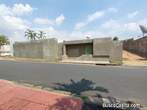 Eglée Suárez Vende Exclusiva Parcela, en la Urbanización Guataparo Country Club