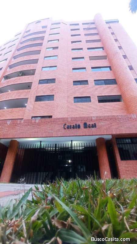 Eglée Suárez Vende Apartamento en Conjunto Residencial Churum Merú. Urb. La Trigaleña.