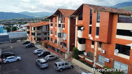 En Venta Hermoso Townhouse en Residencias Castellana Suite