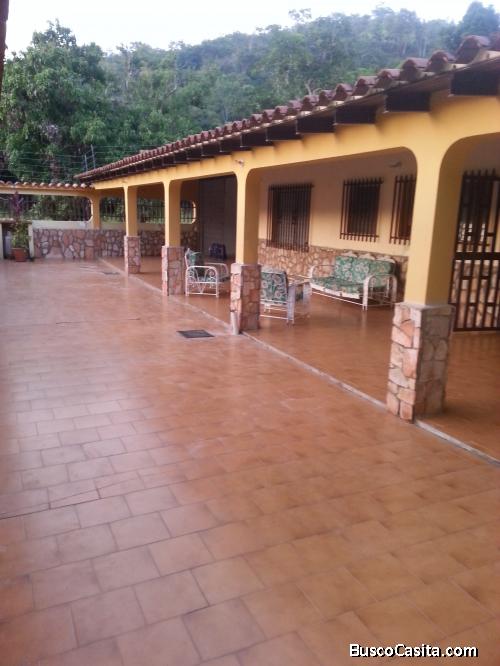 vendo casa vacacional en playa colorada,a escasos metro de la playa 