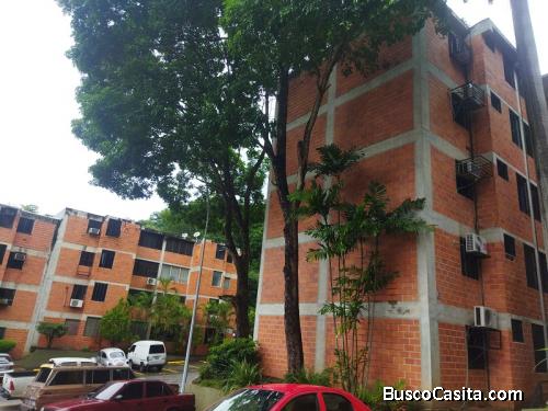 Eglée Suárez Vende Apartamento en Las Chimeneas Res. Pedregal 