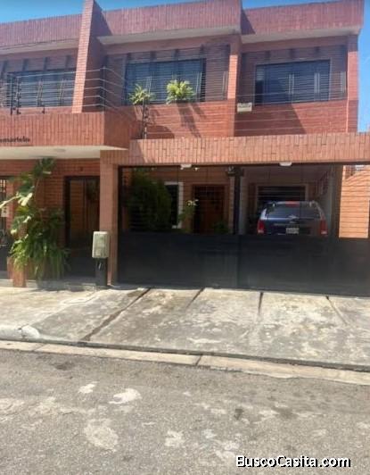 Eglée Suárez Vende Townhouse. Ubicado Prebo. Res AnaMariela. 