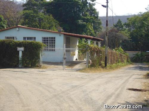 CASA EN VENTA EN URBANIZACION CANTACLARO