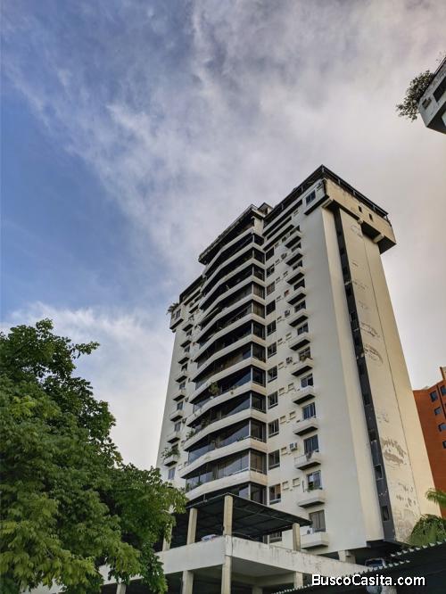 Eglée Suárez Vende Apartamento en la exclusiva zona de Valencia, Urb. El Bosque.