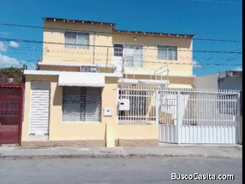 Casa apartamento local. Todo en una misma propiedad. Avenida Vargas. 42000$