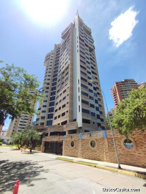 Eglée Suárez Vende Penthouse Duplex en Obra Blanca Res. Luxor Suites, Valle Blanco.