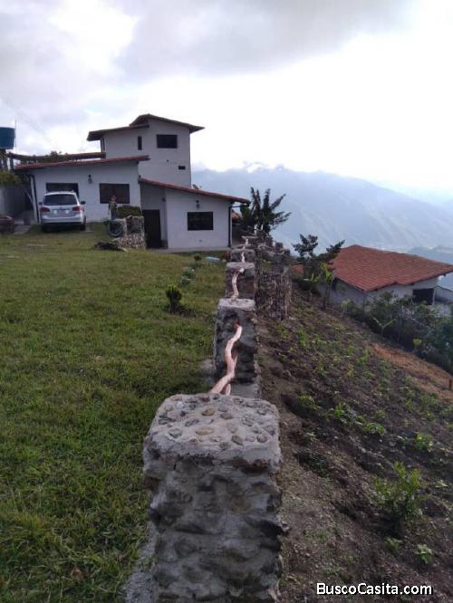 (BAJA DE PRECIO) CHALET EN MERIDA LOMA DE LOS ANGELES, MERIDA VENEZUELA.