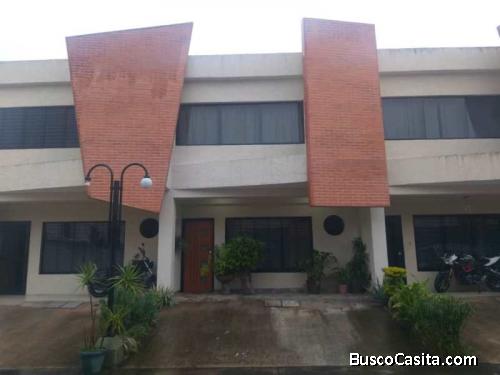 EN VENTA TOWNHOUSE RES MUCUBAJI NAGUANAGUA EDO CARABOBO