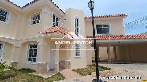 TOWNHOUSE VENTA COSTA DORADA LAGO MAR BEACH MARACAIBO API 9090 ELIDA HERNANDEZ ANGEL PINTON
