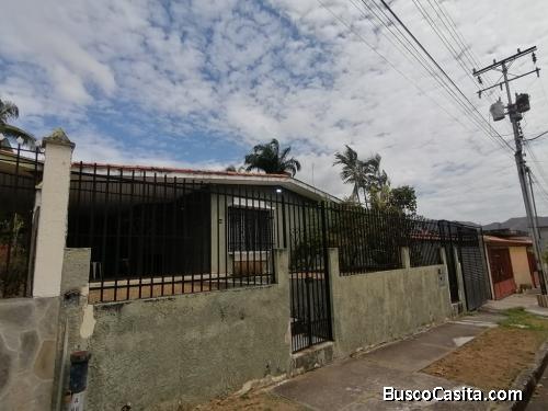 Eglée Suárez Vende Casa en Urb. El Morro II. 