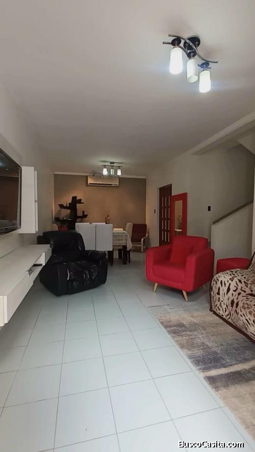 TOWNHOUSE CON LOCAL EN EXCELENTE UBICACIÓN RESIDENCIAL Y COMERCIAL DE CABUDARE