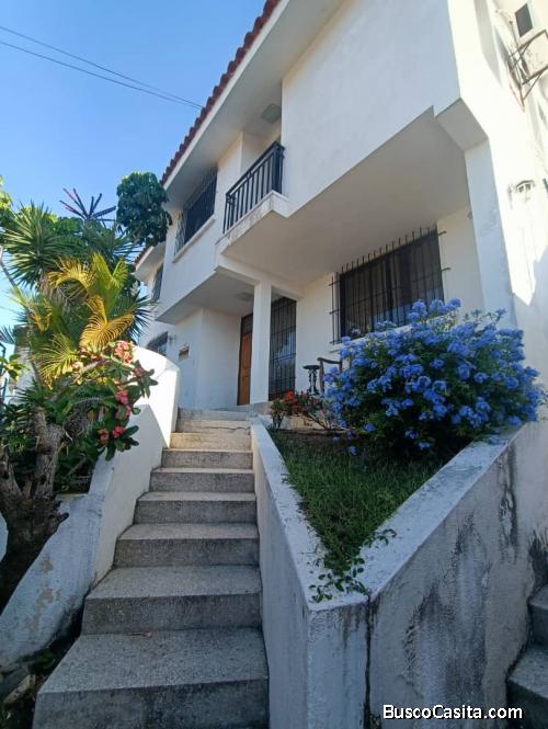 Acogedora quinta en una excelente zona al este de Barquisimeto Urb. Colinas Santa Rosa