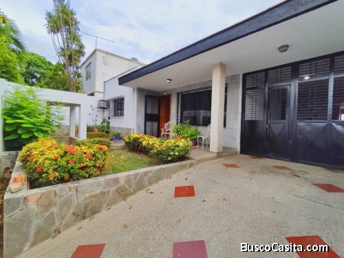 Eglée Suárez Vende Casa en El Trigal, Calle Cerrada.