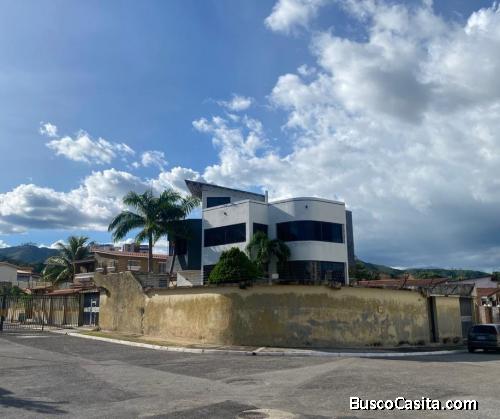 Eglée Suárez Vende hermosa Casa remodelada en un 80%.