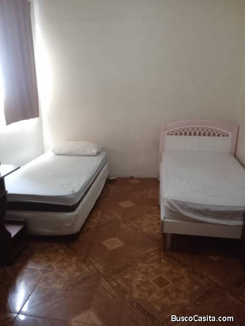 OFREZCO HABITACION EN ALQUILER 