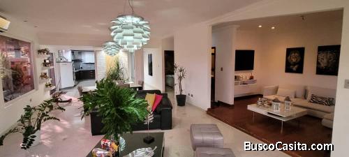 Eglée Suárez Vende Casa totalmente remodelada en Valle de Oro. 