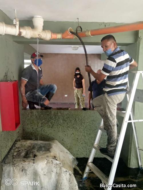PLOMEROS SERVICIOS DE RE`PARACION DE FUGAS DE AGUAS DESTAPES REPARACION DE TUBERIAS BOMBAS DE AGUAS 
