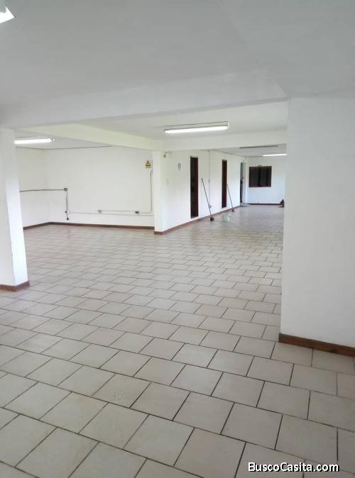 Local industrial en Caracas Urb Turumo EN ALQUILER