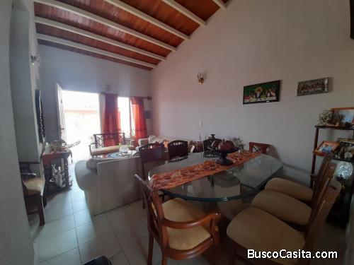 Casa en Avenida Ribereña en Urbanización Los Samanes, Cabudare