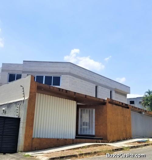 Eglée Suárez Vende Casa-Quinta en Prebo III. 