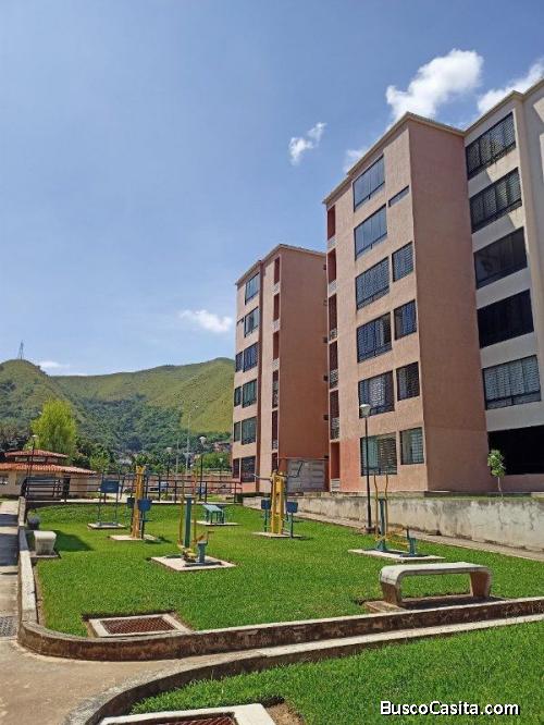 EN VENTA PENTHOUSE A ESTRENAR Y REMODELADO EN SAN DIEGO, RESD. VALLE DE TOPACIO