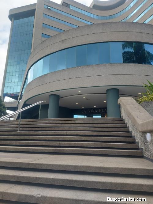 Eglée Suárez Vende Oficina en el Centro Corporativo la Viña Plaza. 