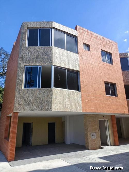 Eglée Suárez Vende Townhouse (Obra Gris) en Res. La Roca II, la Entrada. 