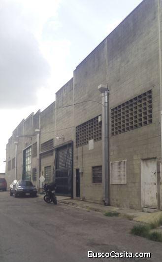 SE VENDE ESPACIOSO GALPON - 545 MTS2 CON ACCESO CONTROLADO Y VIGILANCIA PRIVADA - Filas de mariche