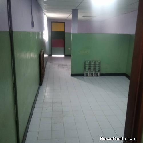 Venta de 4 locales comerciales y 2 casas