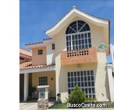 Eglée Suárez Vende Town house en Villas Paraíso, San Diego. 