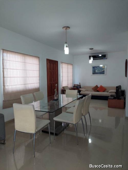 Eglée Suárez Vende Town House en Urb. Terranostra, San Diego. 