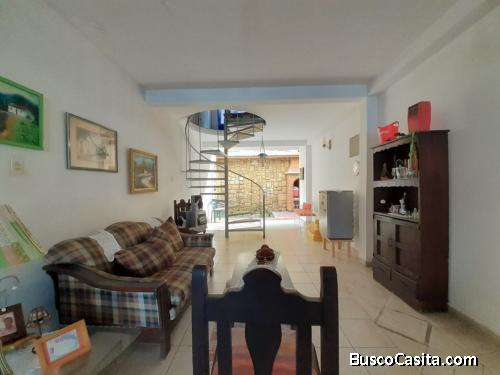 Casa En La Urbanización Colinas De La Rosaleda, Ubicada Al Este De La Ciudad De Barquisimeto